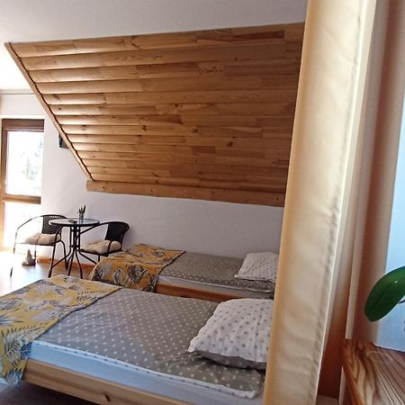 ルトビスカ Zacisze Drwalaゲストハウス 部屋 写真