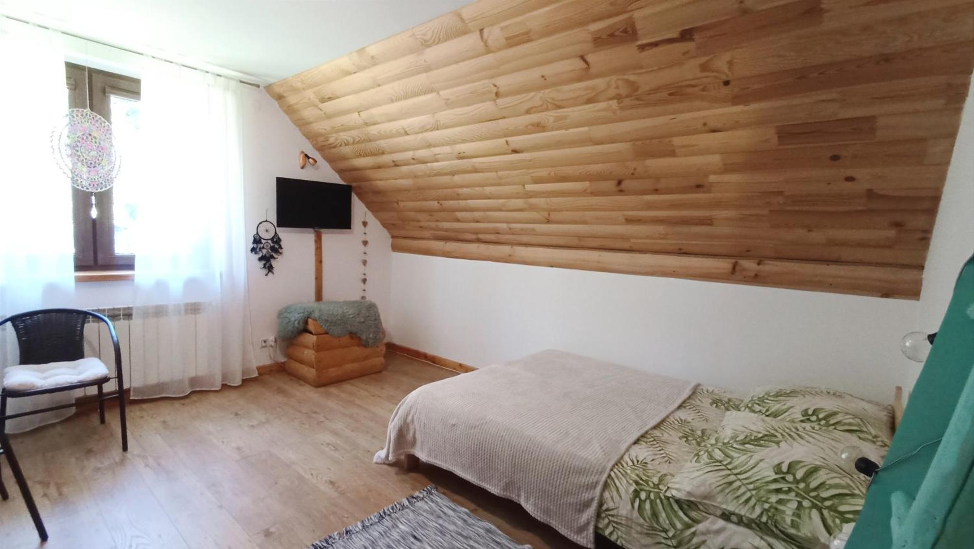 ルトビスカ Zacisze Drwalaゲストハウス 部屋 写真